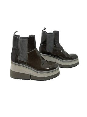 Naked feet guild glossy platform Chelsea boots in mud great size 7